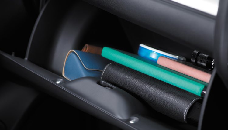 WR-V-Glove-Box