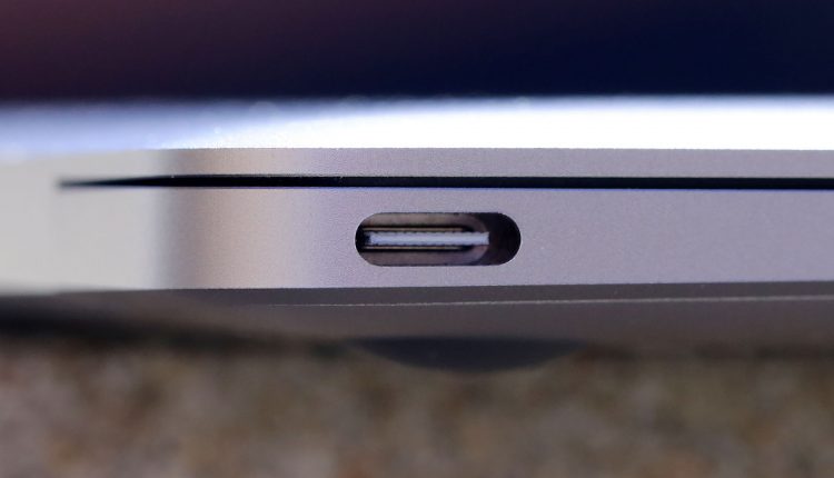 macbook-usb-c-hand-hero-fixed
